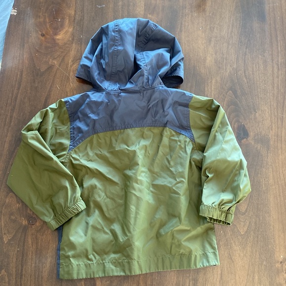Columbia rain jacket - Picture 9 of 10